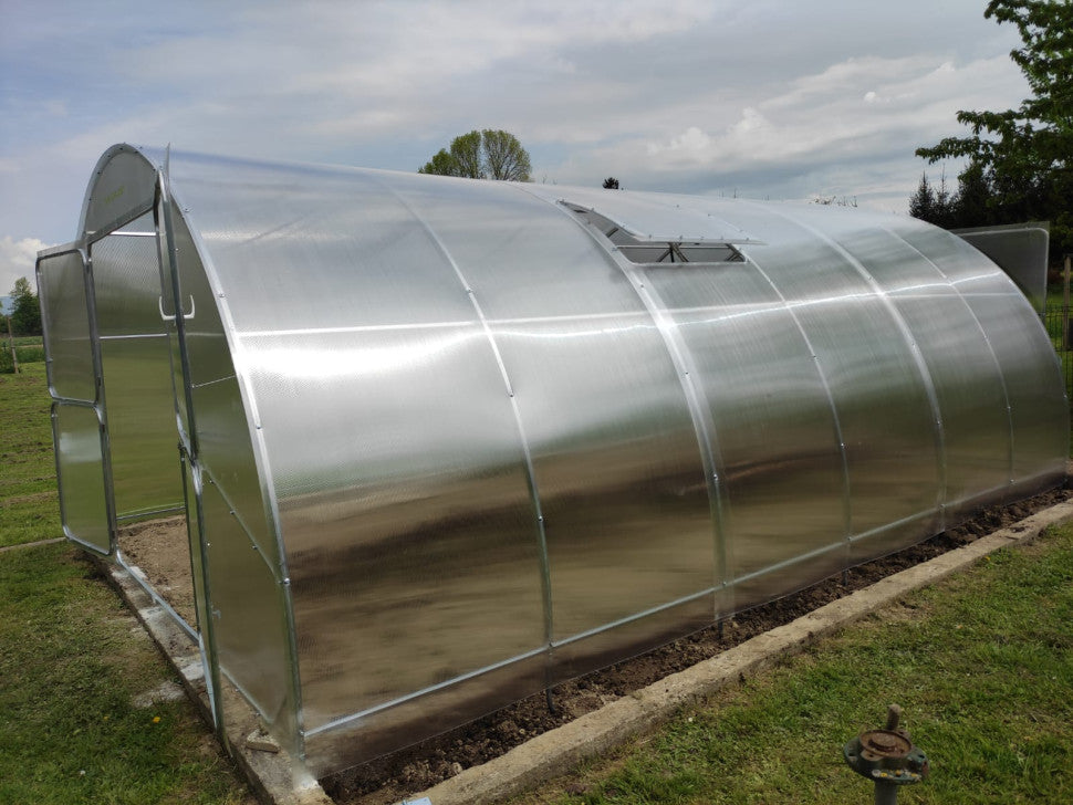 Gewächshaus GAUDI 4.0 m – 4/6 mm Polycarbonat oder Stahlrahmen | 0,67/1 m Bogenabstand