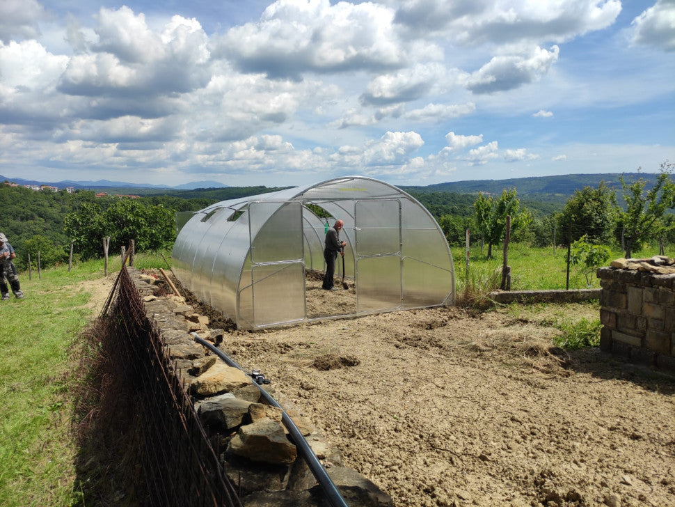 Gewächshaus GAUDI 4.0 m – 4/6 mm Polycarbonat oder Stahlrahmen | 0,67/1 m Bogenabstand
