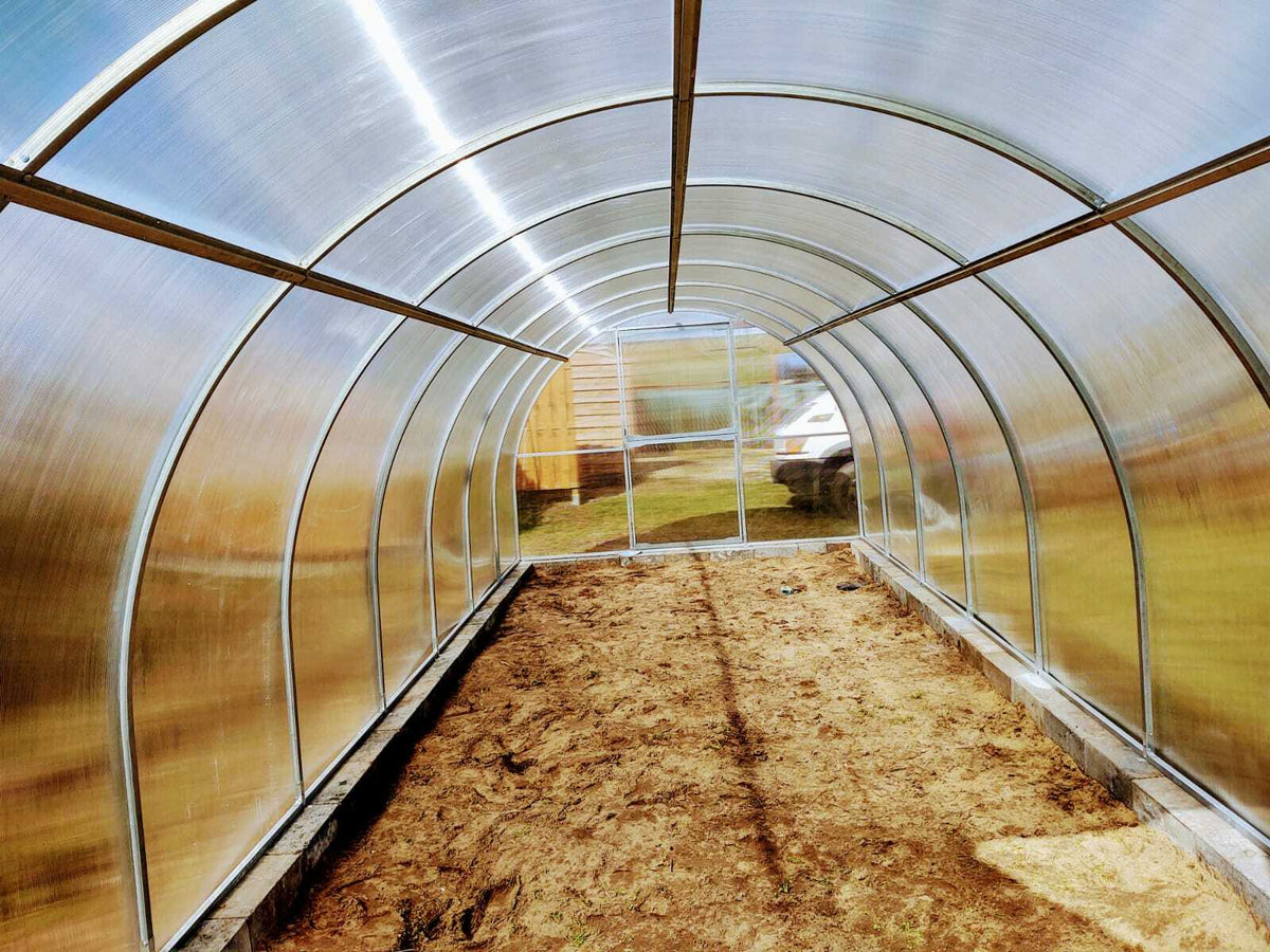 Gewächshaus LIDER 3 m breit – 4 oder 6 mm Polycarbonat, verzinkter Stahlrahmen 25 × 25 × 1 mm