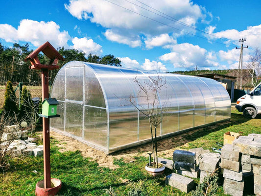 Gewächshaus SOLID 3 m – 4/6 mm Polycarbonat, 0,66 m Bogenabstand & Metallriemen