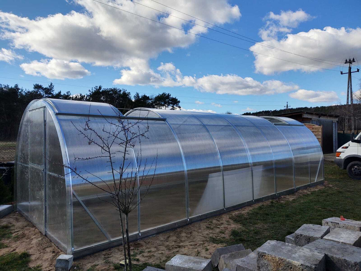 Gewächshaus SOLID 3 m – 4/6 mm Polycarbonat, 0,66 m Bogenabstand & Metallriemen