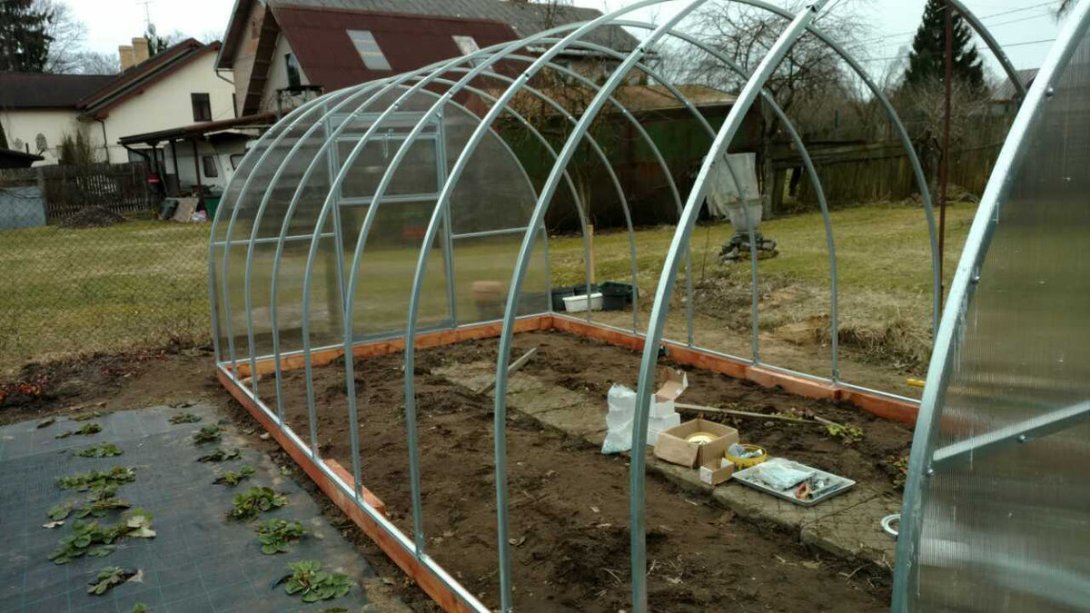 Gewächshaus LIDER 3 m mit 4/6 mm Polycarbonat – Metallriemen