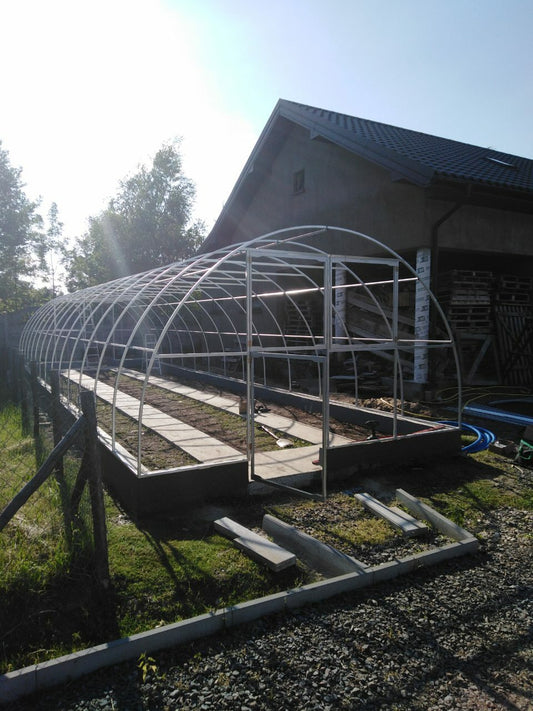 Gewächshaus MAESTRO 4 m breit – 4 oder 6 mm Polycarbonat, verzinkter Stahl & Metallriemen