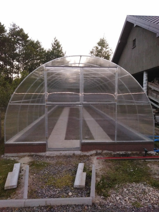 Gewächshaus MAESTRO 4 m breit – 4 oder 6 mm Polycarbonat, verzinkter Stahl & Metallriemen
