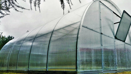 Gewächshaus MAESTRO 4 m breit – 4 oder 6 mm Polycarbonat, verzinkter Stahl & Metallriemen