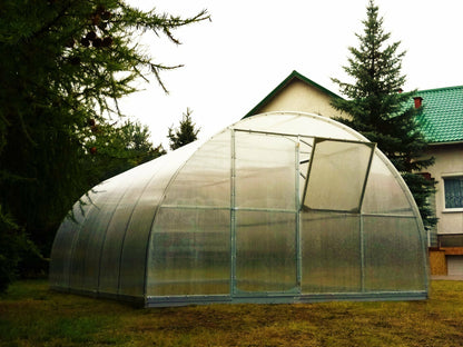 Gewächshaus PERFEKT 4 m breit – 4/6 mm Polycarbonat, 0,66 m Bogenabstand & Metallriemen