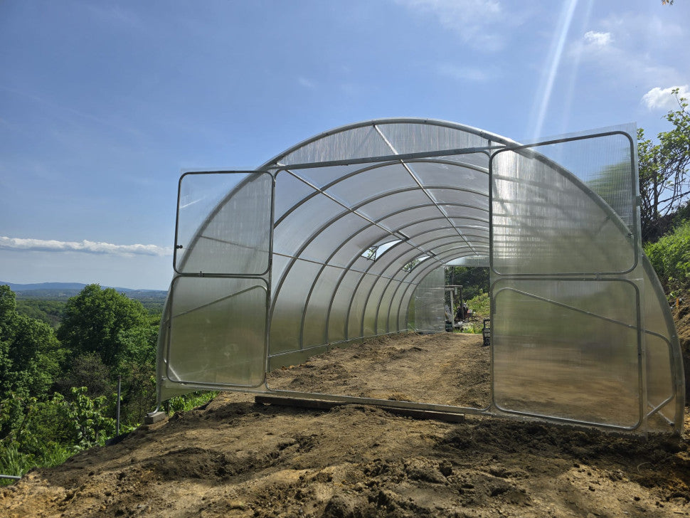 Gewächshaus GAUDI 4.0 m – 4/6 mm Polycarbonat oder Stahlrahmen | 0,67/1 m Bogenabstand