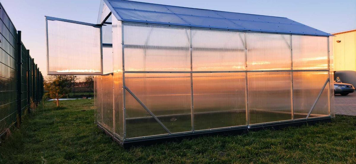 Gewächshaus ZEFIR 2,10 × 4 m mit 4 mm Polycarbonat – 8,4 m², verzinkter Stahlrahmen