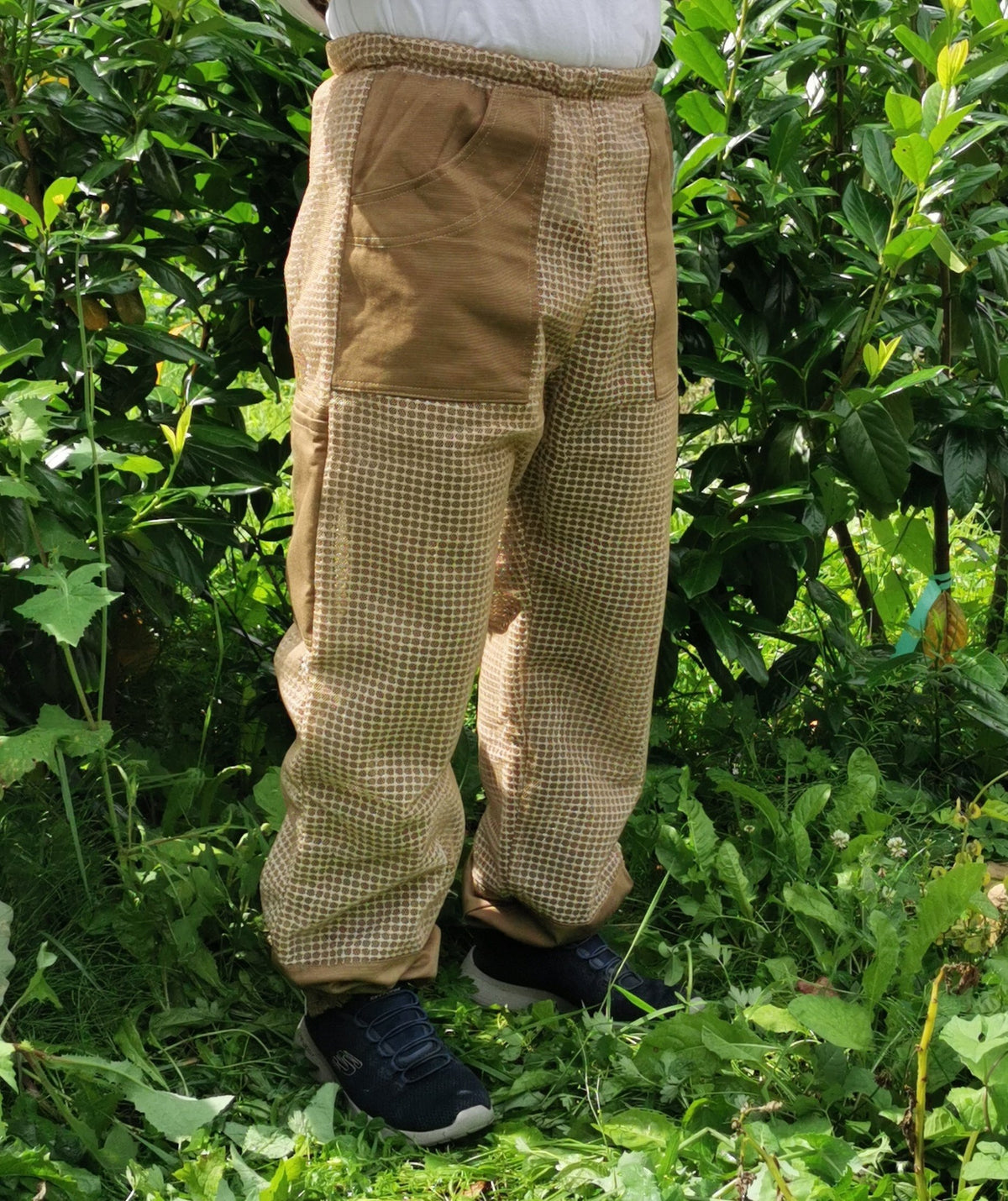 3-lagige Imkerhose Braun mit Atmungsnetz – belüftete Schutzhose