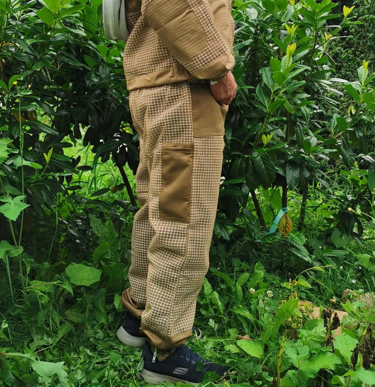 3-lagige Imkerhose Braun mit Atmungsnetz – belüftete Schutzhose