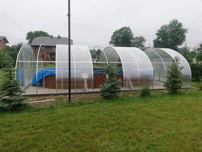 Tunnelgewächshaus 7 m breit mit 6 mm Polycarbonat – Rundbogen-Gewächshaus & Poolüberdachung