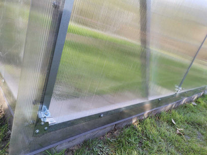 Gewächshaus LIDER 3 m mit 4/6 mm Polycarbonat – Metallriemen