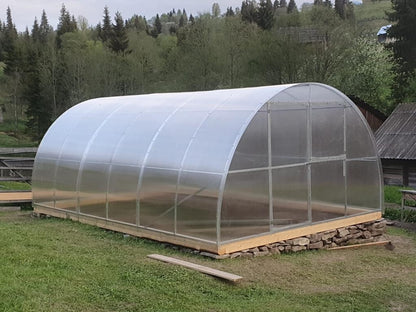 Gewächshaus MAESTRO 4 m breit – 4 oder 6 mm Polycarbonat, verzinkter Stahl & Metallriemen