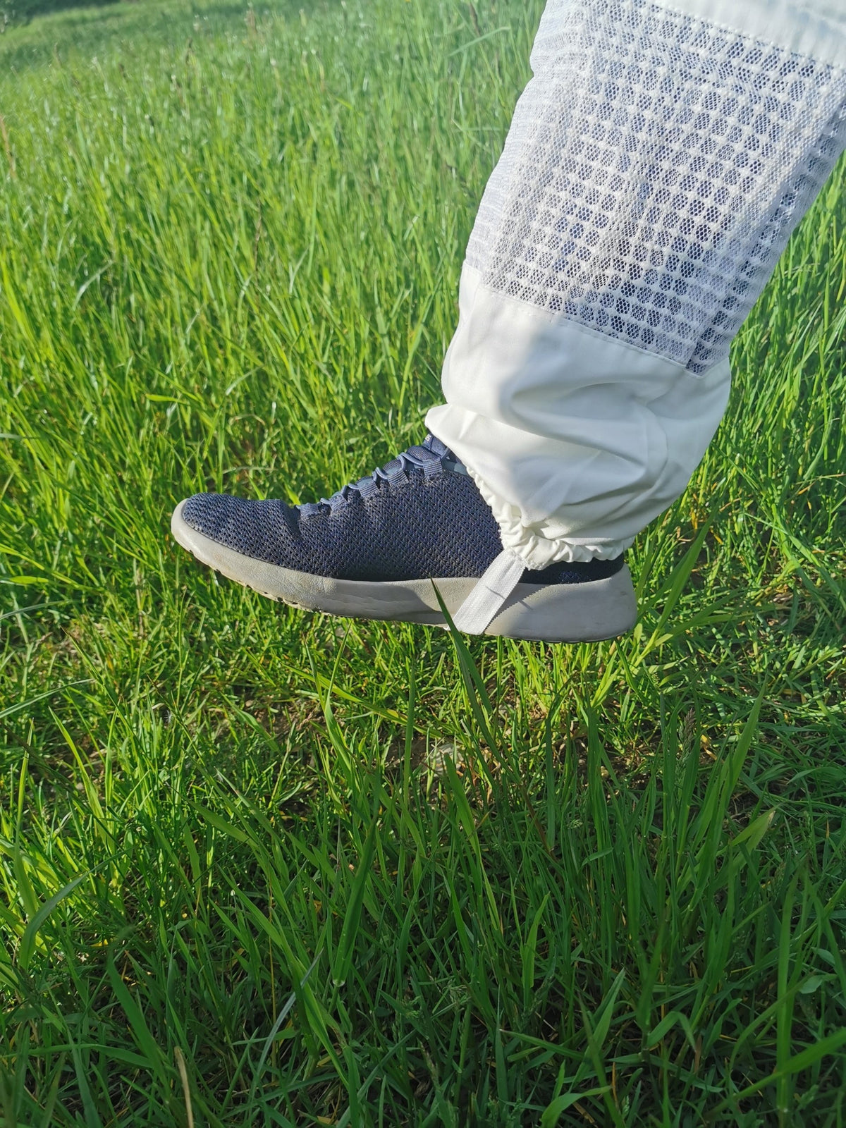 3-lagige Imkerschutzhose Weiß – belüftet mit elastischen Abschlüssen