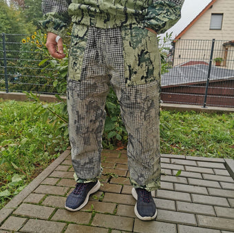 3-lagige Imkerschutzhose Grün – belüftet mit elastischen Abschlüssen