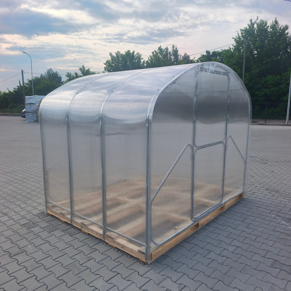 Gewächshaus FLORA 2,64 m – 4/6 mm Polycarbonat oder Stahlrahmen | 0,67/1 m
