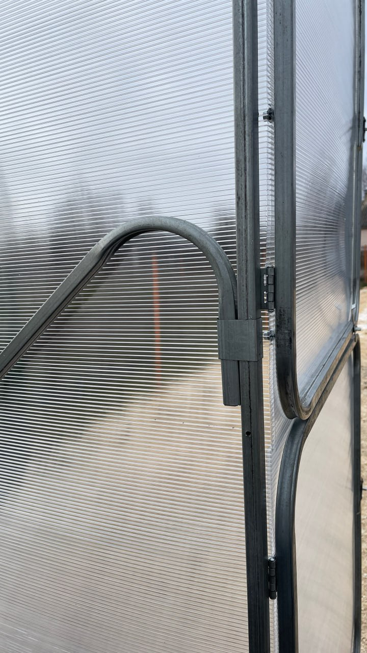 Gewächshaus GAUDI 3 m – 4/6 mm Polycarbonat oder Stahlrahmen, Bogenabstand 1,0 / 0,67 m